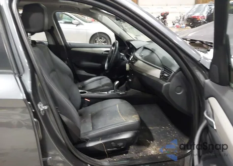 2015 BMW X1 xDrive28I z USA, uszkodzony, nr VIN WBAVL1C56FVY41758